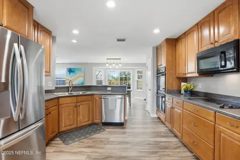 7213 Beekman Lake Drive S Jacksonville FL 32222