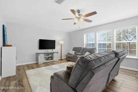 7213 Beekman Lake Drive S Jacksonville FL 32222