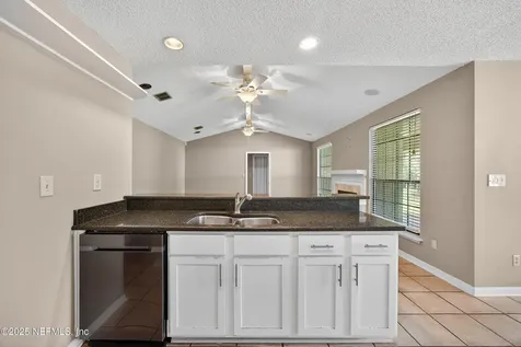 6819 Mcmullin Street Jacksonville FL 32210