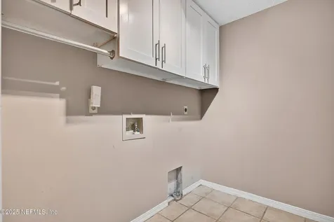 6819 Mcmullin Street Jacksonville FL 32210