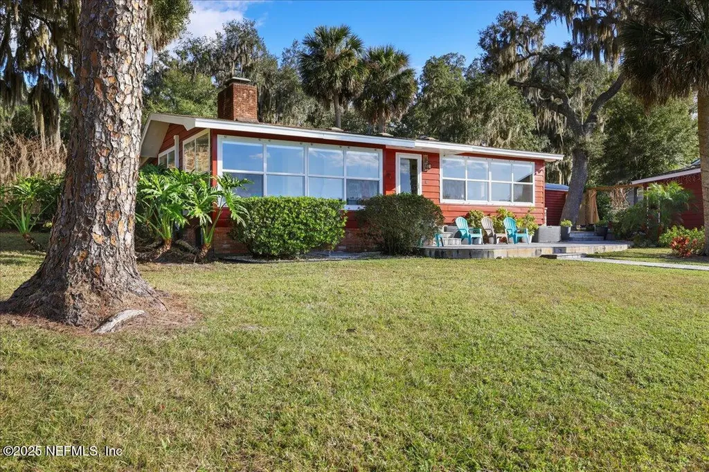802 Lemon Avenue Crescent City FL 32112