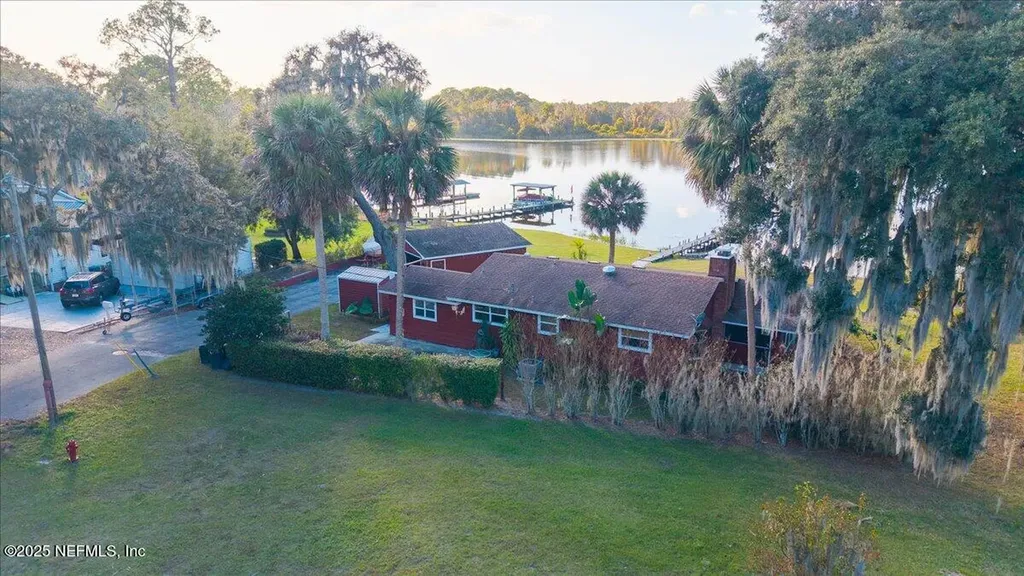 802 Lemon Avenue Crescent City FL 32112