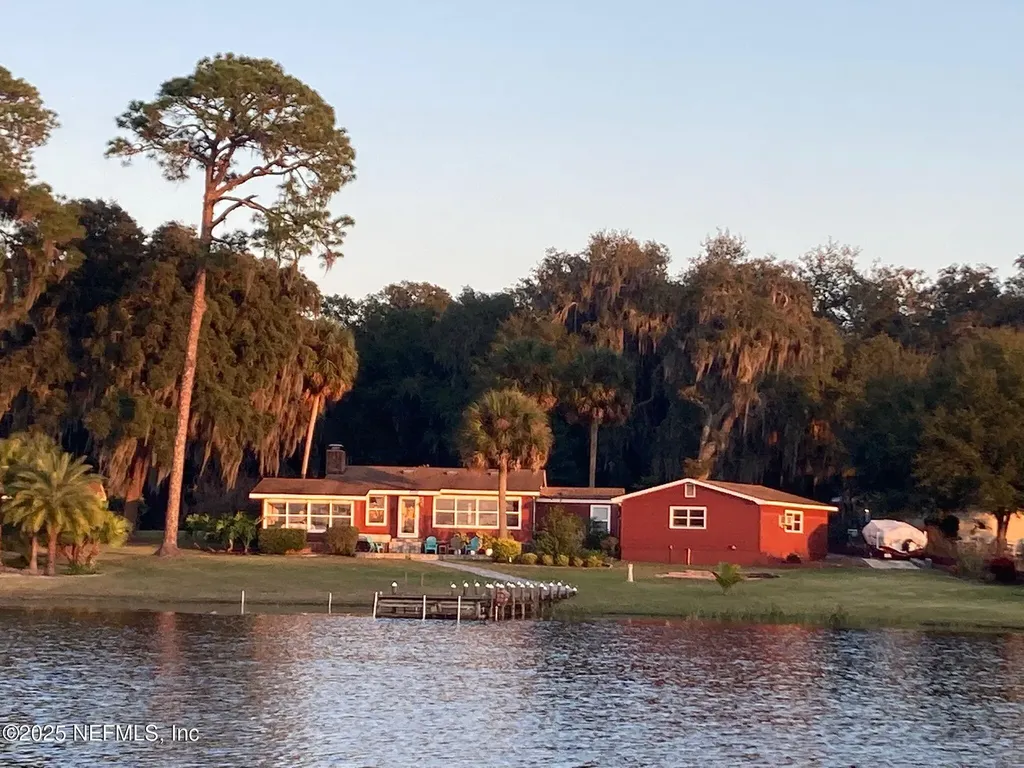 802 Lemon Avenue Crescent City FL 32112