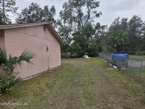 111 Elm Avenue Palatka FL 32177