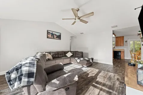 482 N 3rd Street Macclenny FL 32063