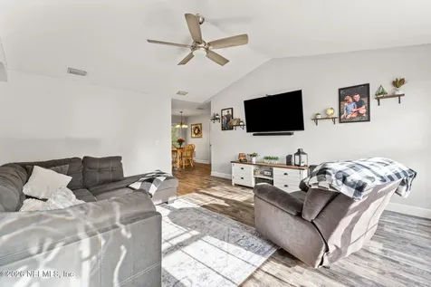 482 N 3rd Street Macclenny FL 32063