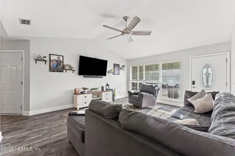 482 N 3rd Street Macclenny FL 32063