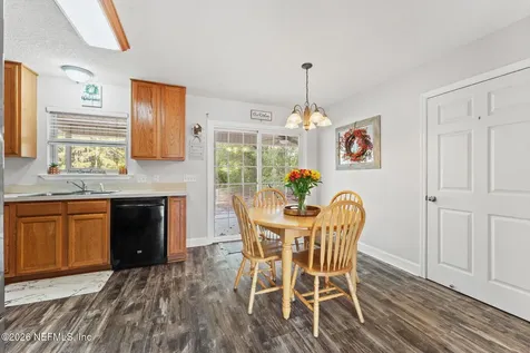 482 N 3rd Street Macclenny FL 32063