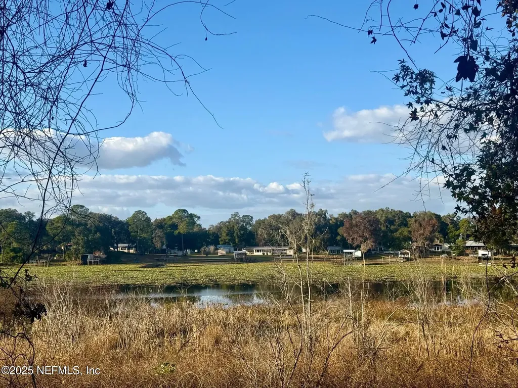 892 Lake Shore Terrace Interlachen FL 32148