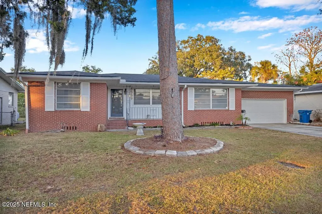 8559 Lamanto Avenue N Jacksonville FL 32211