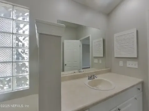 838 Poydras Lane W Jacksonville FL 32218