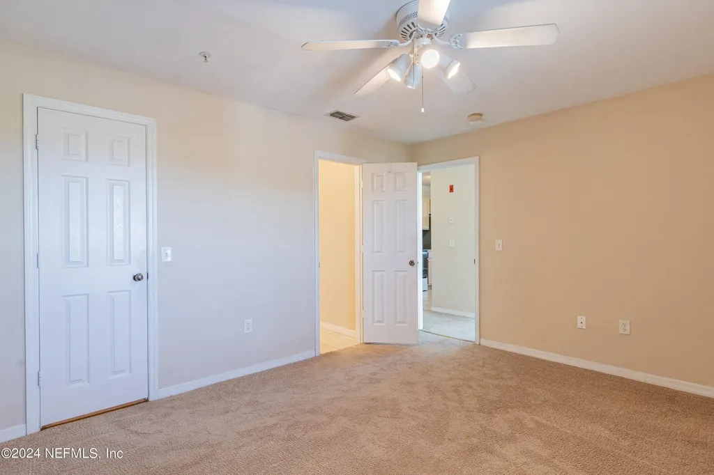 7800 Point Meadows Drive Jacksonville FL 32256