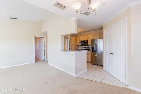 7800 Point Meadows Drive Jacksonville FL 32256