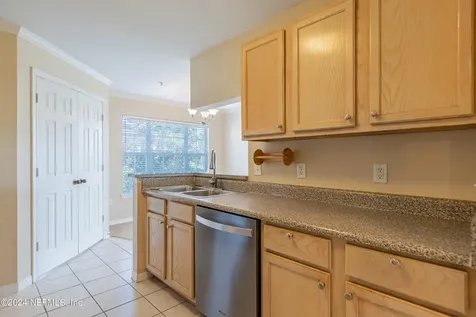7800 Point Meadows Drive Jacksonville FL 32256
