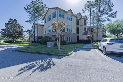 7800 Point Meadows Drive Jacksonville FL 32256