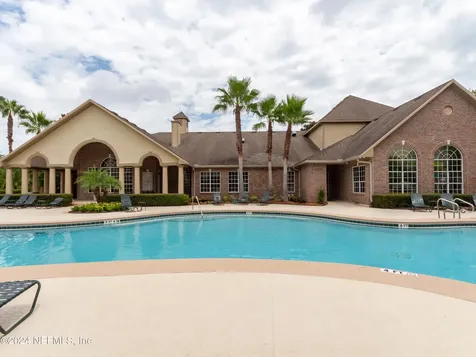 7800 Point Meadows Drive Jacksonville FL 32256