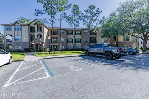 7800 Point Meadows Drive Jacksonville FL 32256