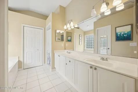 8016 Wandering Deer Court Jacksonville FL 32256