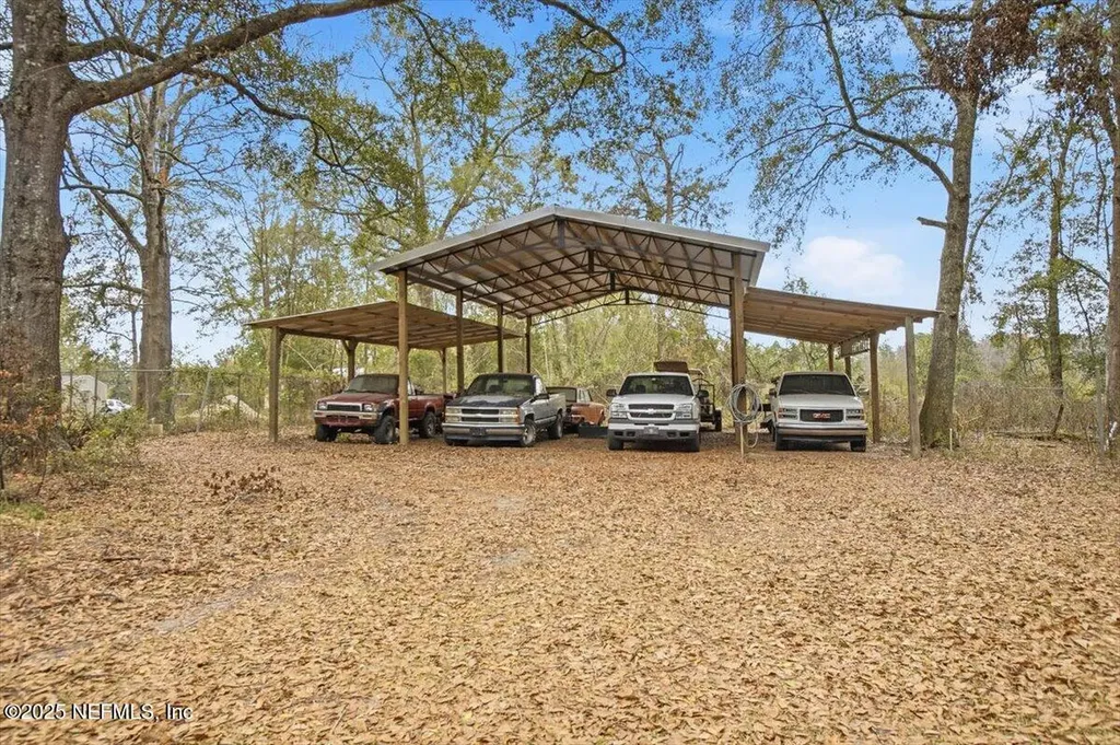 7703 E Yellow Pine Circle Glen St. Mary FL 32040