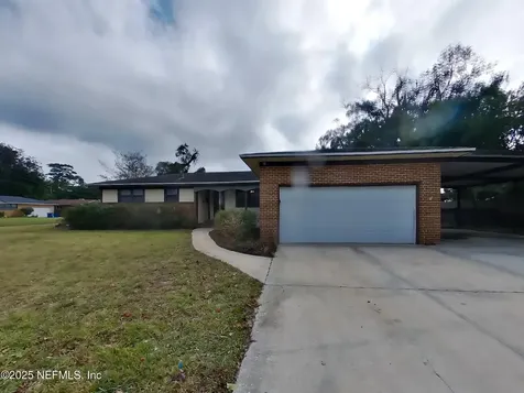 8588 Lamanto Avenue N Jacksonville FL 32211