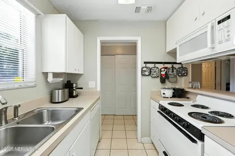 4836 Atlantic Boulevard Jacksonville FL 32207
