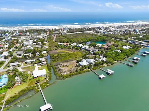 225 N La Crescenta Drive St. Augustine FL 32080