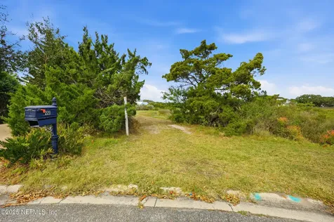 225 N La Crescenta Drive St. Augustine FL 32080