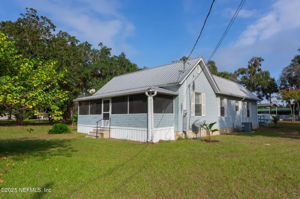 200 1st Avenue Welaka FL 32193