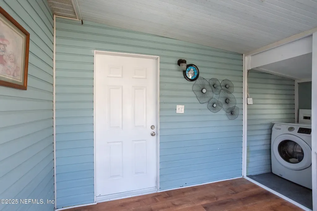 200 1st Avenue Welaka FL 32193