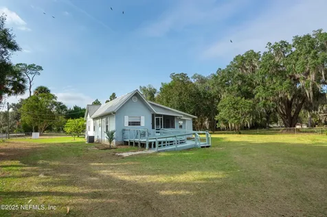 200 1st Avenue Welaka FL 32193