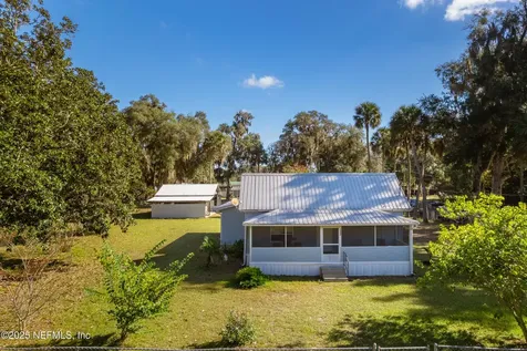 200 1st Avenue Welaka FL 32193