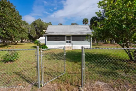 200 1st Avenue Welaka FL 32193