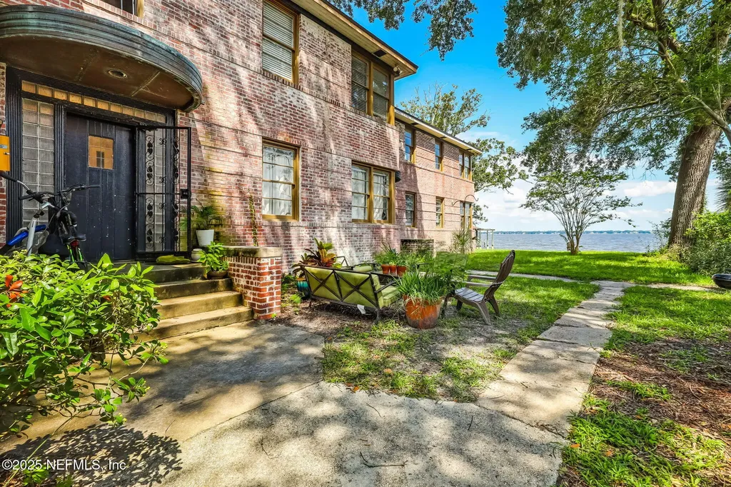 2746 Vernon Terrace Jacksonville FL 32205