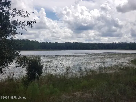 1538 State Road 20 Hawthorne FL 32640
