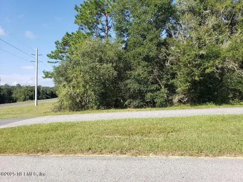 1538 State Road 20 Hawthorne FL 32640