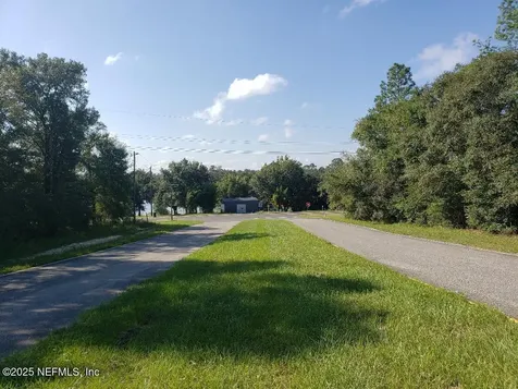 1538 State Road 20 Hawthorne FL 32640