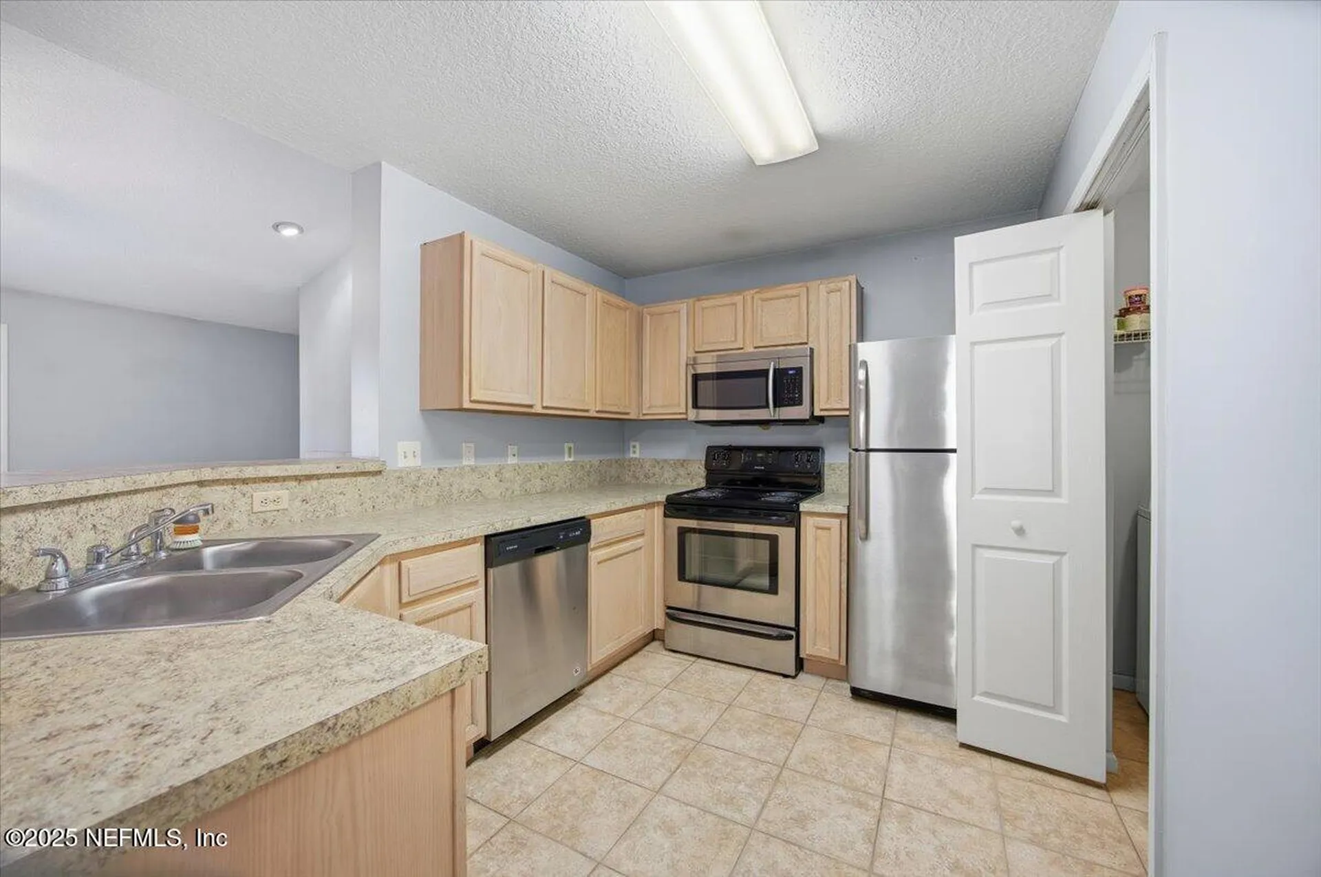 13715 Richmond Park Drive N Jacksonville FL 32224
