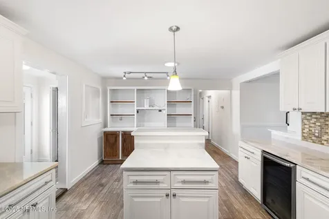 370 10th Street Atlantic Beach FL 32233