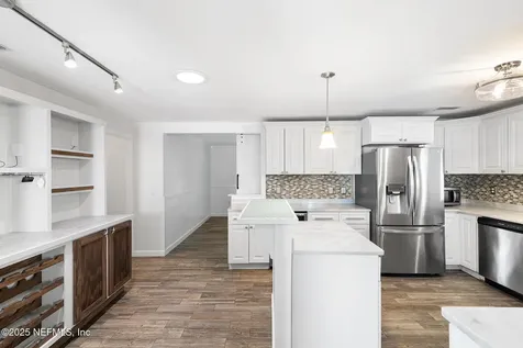 370 10th Street Atlantic Beach FL 32233