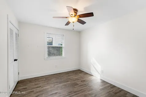 370 10th Street Atlantic Beach FL 32233