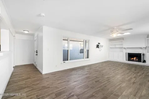 370 10th Street Atlantic Beach FL 32233