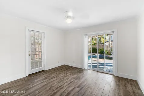 370 10th Street Atlantic Beach FL 32233