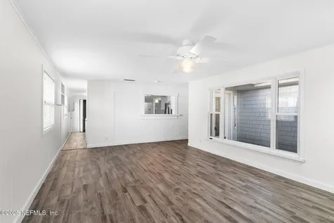 370 10th Street Atlantic Beach FL 32233