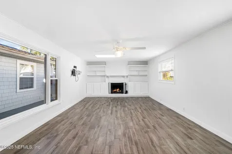 370 10th Street Atlantic Beach FL 32233