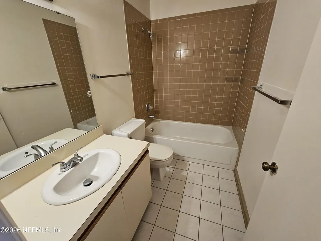 1307 River Hills Circle Jacksonville FL 32211