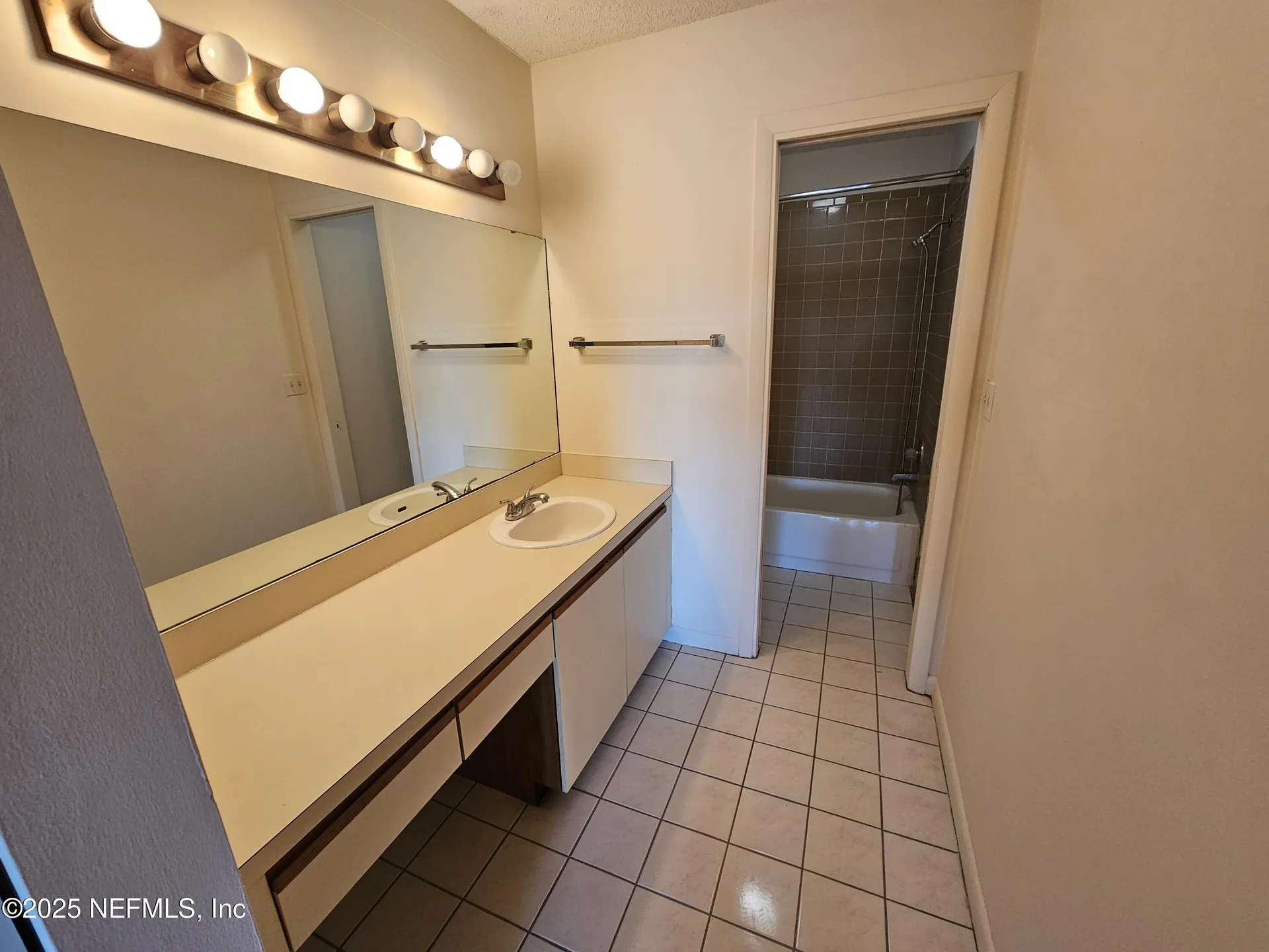 1307 River Hills Circle Jacksonville FL 32211