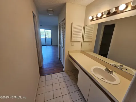 1307 River Hills Circle Jacksonville FL 32211