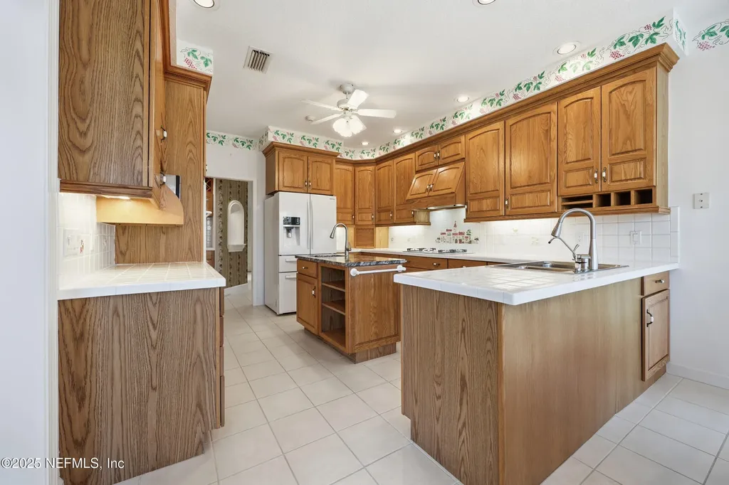 2332 Fiddlers Lane Atlantic Beach FL 32233