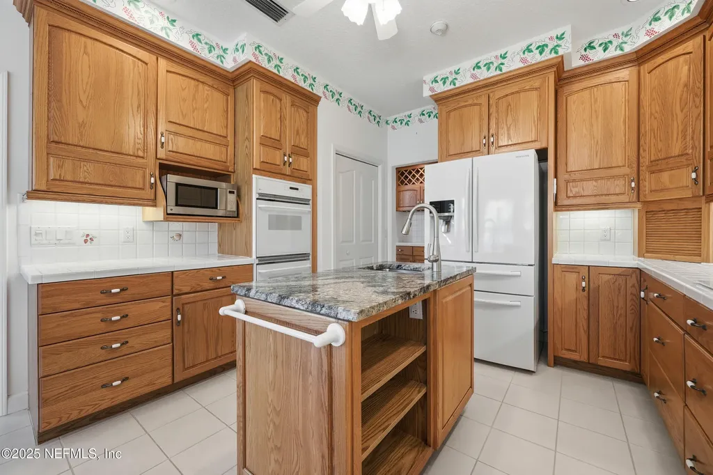 2332 Fiddlers Lane Atlantic Beach FL 32233