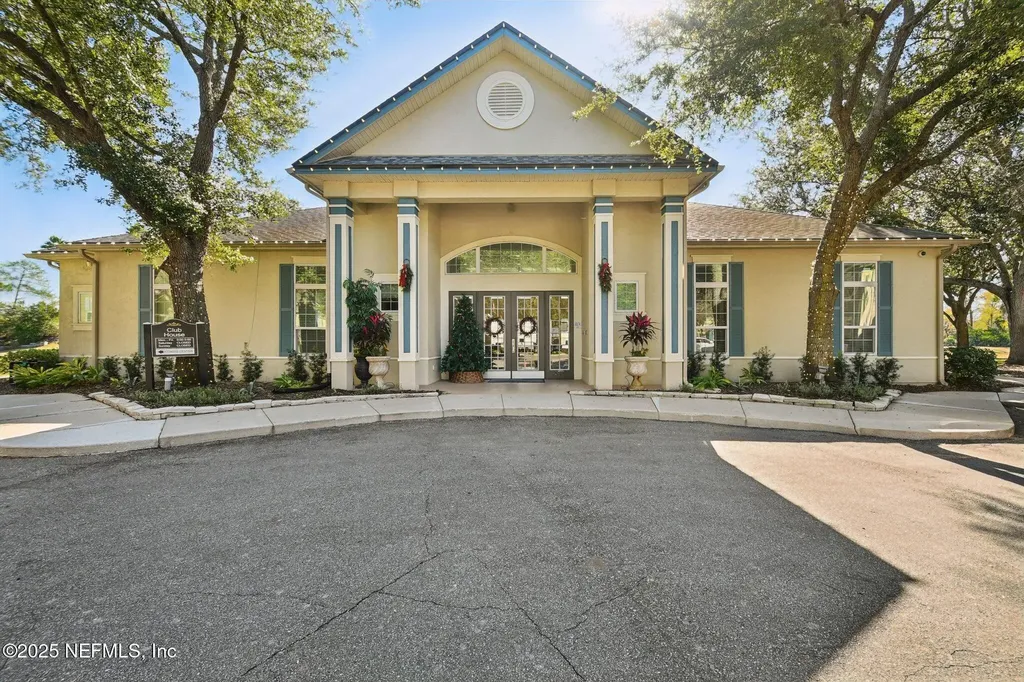 13700 Richmond Park Drive N Jacksonville FL 32224